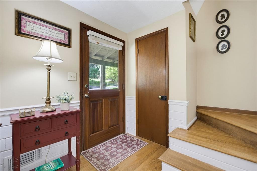 3 bedroom, 2 bathroom, 1,619 sq ft single family residence for sale at 3922 Butterfield Drive, Kennesaw, GA 30152 — photo 5