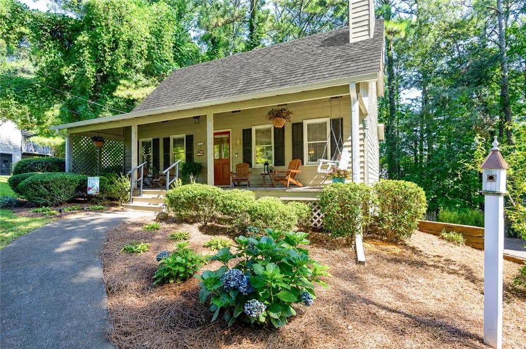 3 bedroom, 2 bathroom, 1,619 sq ft single family residence for sale at 3922 Butterfield Drive, Kennesaw, GA 30152 — photo 1 of 27
