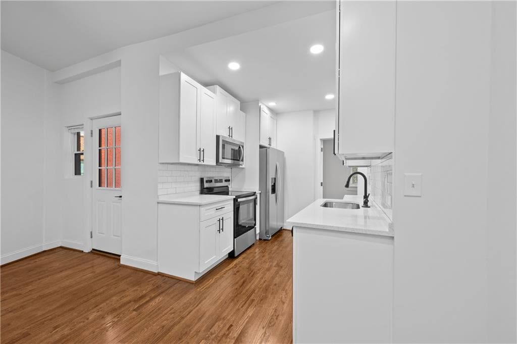 2 bedroom, 2 bathroom, 900 sq ft apartment for rent at 360 Ponce De Leon Avenue 4, Atlanta, GA 30308 for $1,985 a month — photo 5