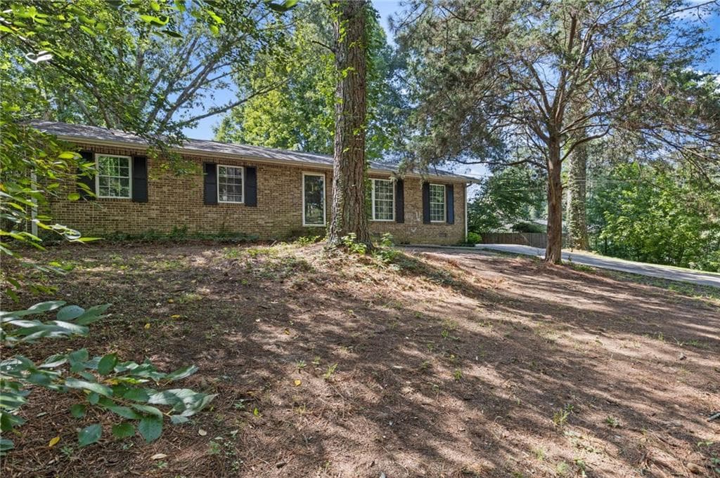 3 bedroom, 2 bathroom, 1,296 sq ft single family residence for sale at 594 Kingston Lane, Conyers, GA 30012 — photo 3
