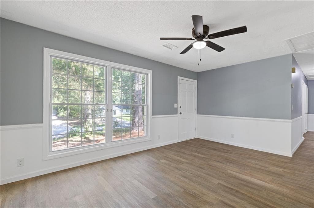 3 bedroom, 2 bathroom, 1,296 sq ft single family residence for sale at 594 Kingston Lane, Conyers, GA 30012 — photo 6