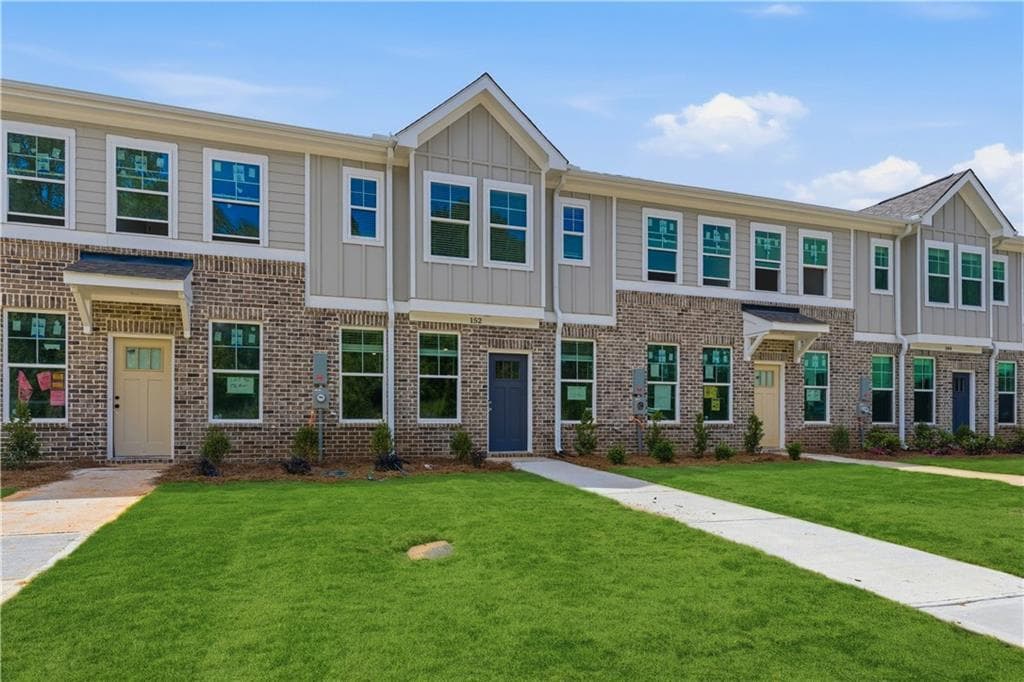 3 bedroom, 3 bathroom, 1,663 sq ft townhouse under contract at 148 Flier Drive, Mcdonough, GA 30253 — photo 3