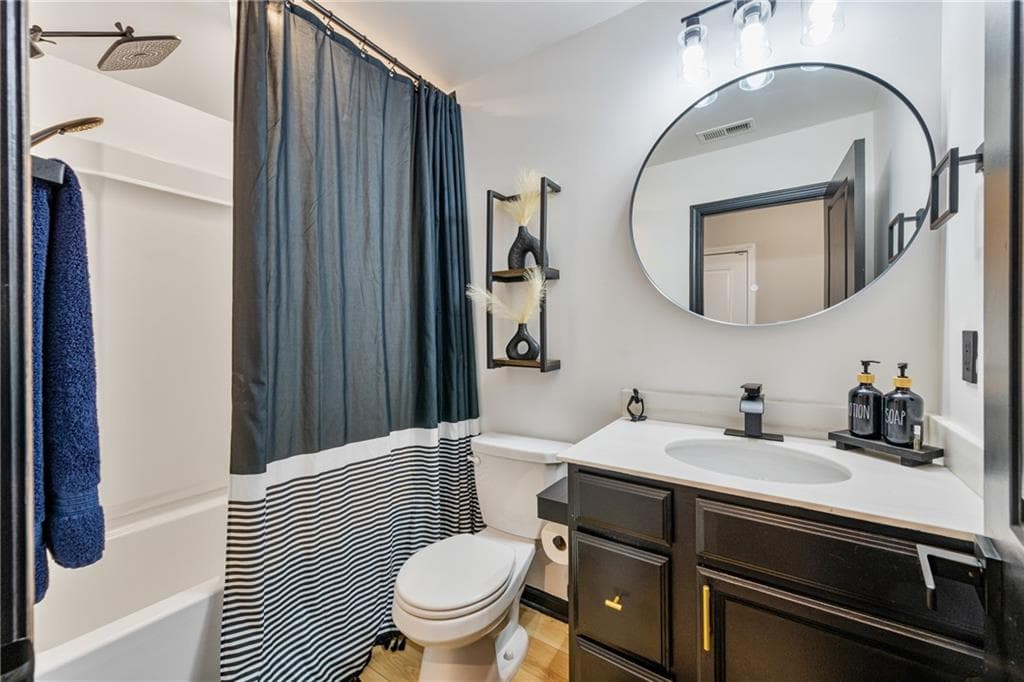 3 bedroom, 3 bathroom, 1,897 sq ft townhouse for sale at 211 Mahone Drive, Lilburn, GA 30047 — photo 6