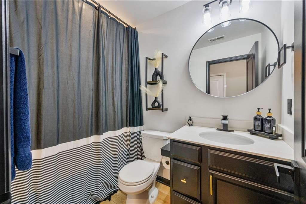 3 bedroom, 3 bathroom, 1,897 sq ft townhouse for sale at 211 Mahone Drive, Lilburn, GA 30047 — photo 7