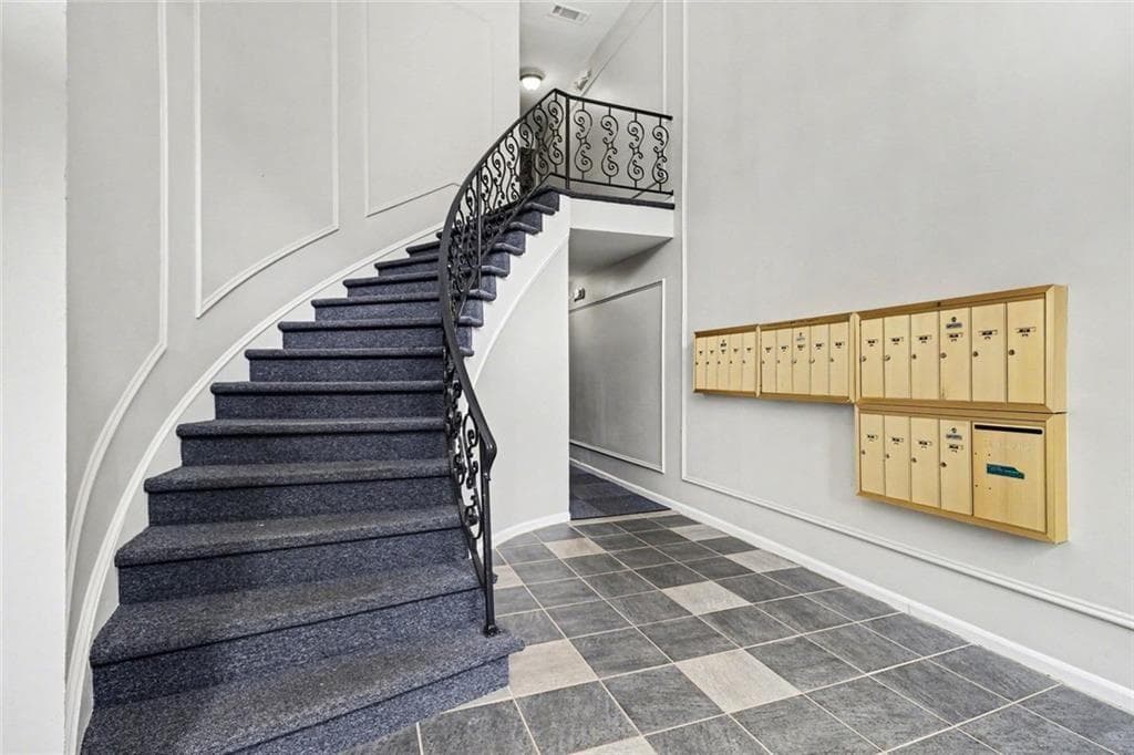1 bedroom, 1 bathroom, 756 sq ft condominium for sale at 3650 Ashford Dunwoody Road 904, Atlanta, GA 30319 — photo 6