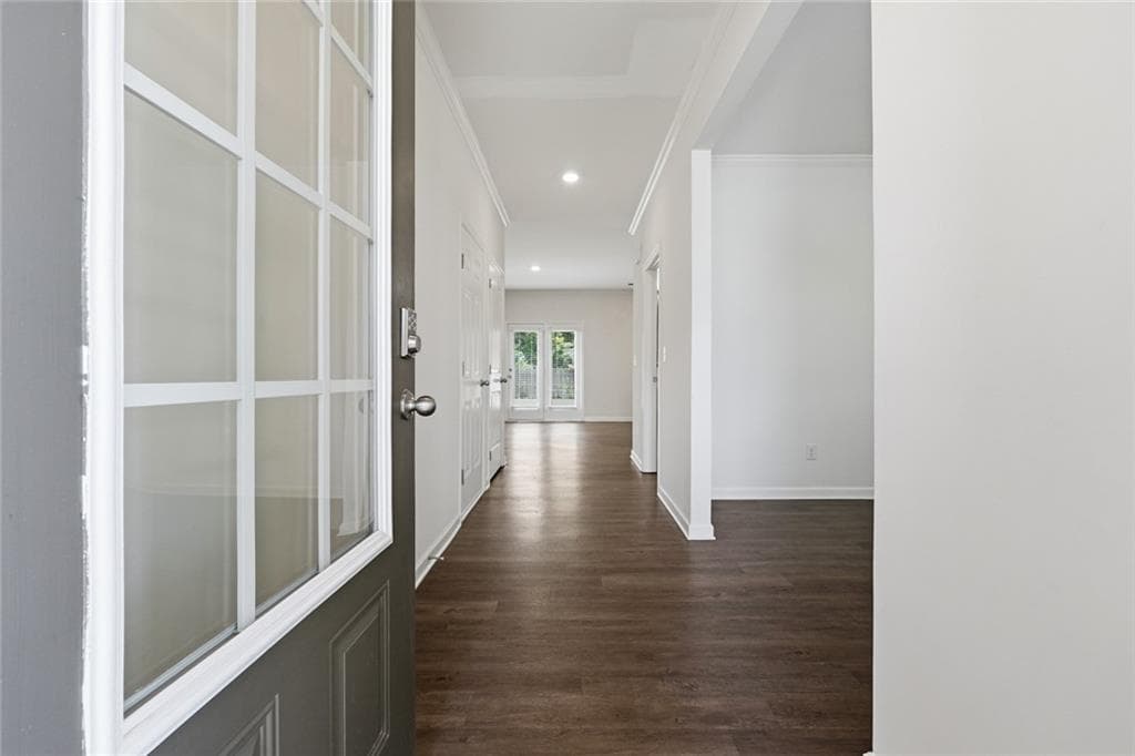4 bedroom, 3 bathroom, 2,427 sq ft single family residence for rent at 6801 Scarlet Oak Way, Flowery Branch, GA 30542 for $2,600 a month — photo 3