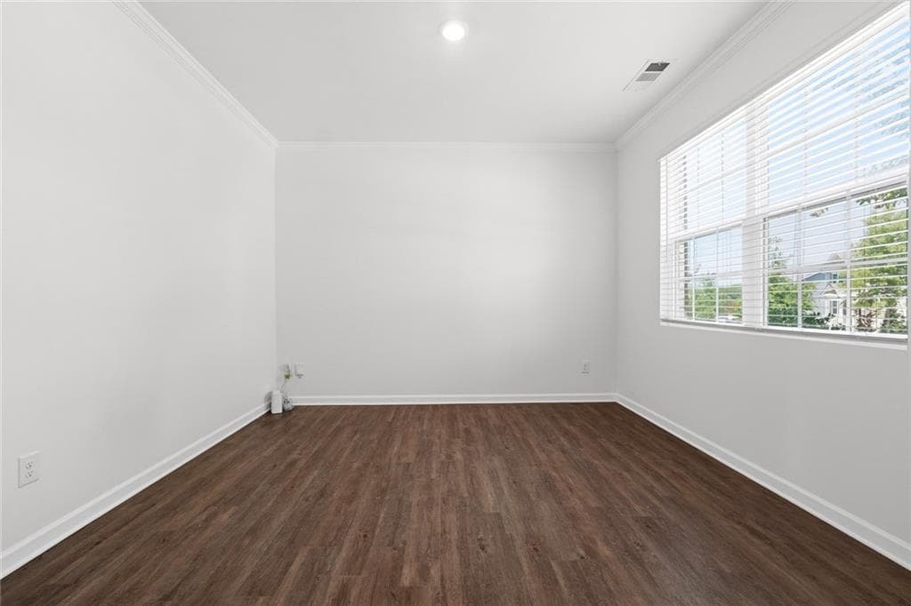 4 bedroom, 3 bathroom, 2,427 sq ft single family residence for rent at 6801 Scarlet Oak Way, Flowery Branch, GA 30542 for $2,600 a month — photo 5