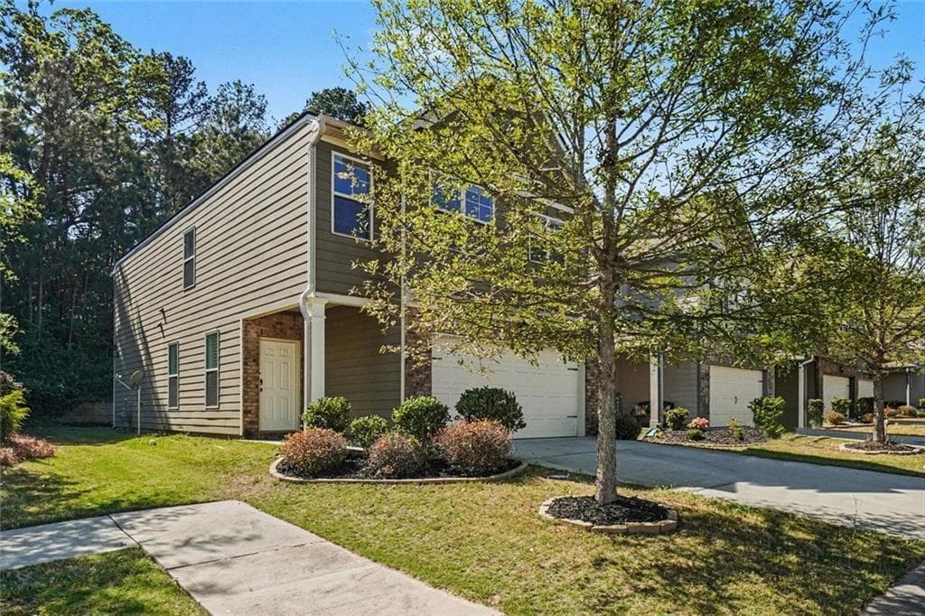 4 bedroom, 3 bathroom, 2,050 sq ft single family residence for sale at 4987 Rapahoe, Atlanta, GA 30349 — photo 5