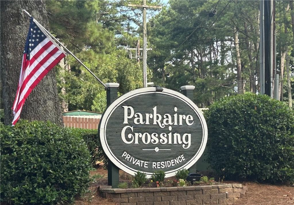 2 bedroom, 2 bathroom, 1,355 sq ft condominium for sale at 1702 Parkaire Crossing 1700, Marietta, GA 30068 — photo 2