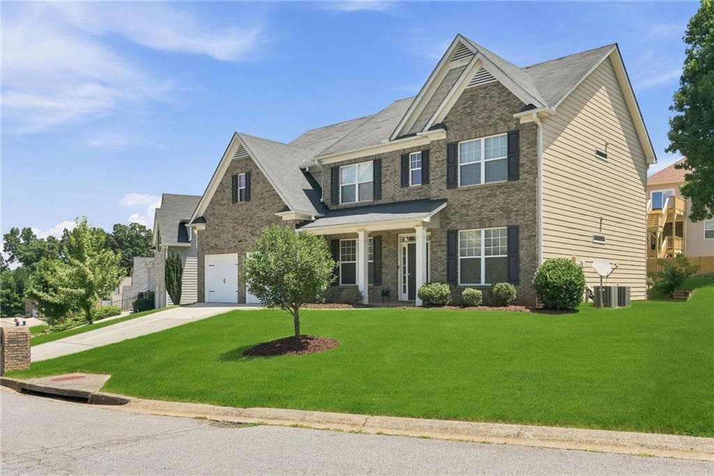 5 bedroom, 4 bathroom, 3,296 sq ft single family residence for sale at 2574 Saint Paul Drive, Atlanta, GA 30331 — photo 3