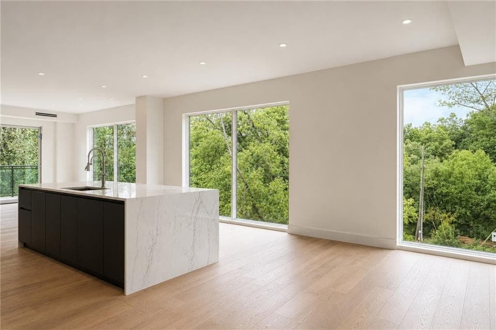 2 bedroom, 3 bathroom, 1,893 sq ft condominium for sale at 318 Sandy Springs Circle 230, Atlanta, GA 30328 — photo 5