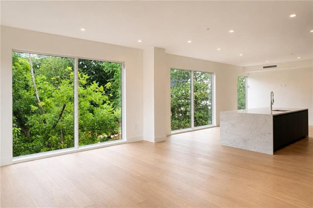 2 bedroom, 3 bathroom, 1,893 sq ft condominium for sale at 318 Sandy Springs Circle 230, Atlanta, GA 30328 — photo 8