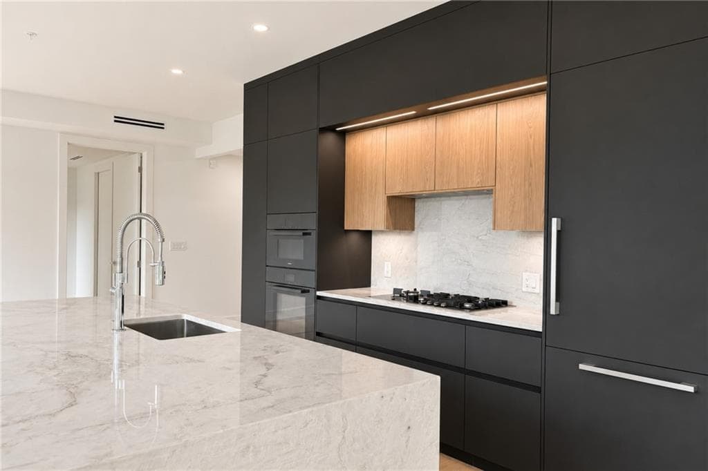 2 bedroom, 3 bathroom, 1,893 sq ft condominium for sale at 318 Sandy Springs Circle 230, Atlanta, GA 30328 — photo 10