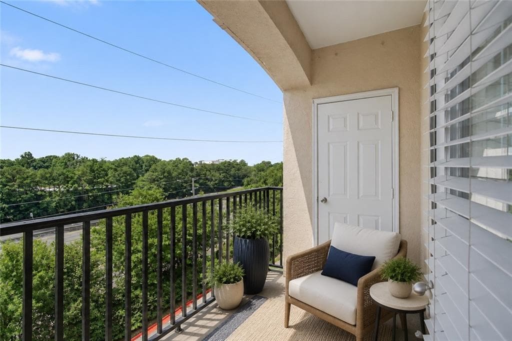 2 bedroom, 2 bathroom, 1,408 sq ft condominium for sale at 1850 Cotillion Drive 1414, Atlanta, GA 30338 — photo 6