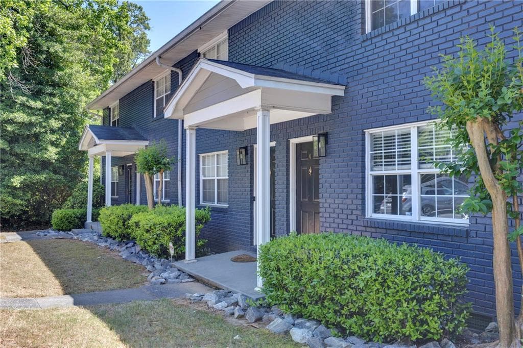 2 bedroom, 2 bathroom, 1,054 sq ft condominium for sale at 3135 Buford Highway 4, Atlanta, GA 30329 — photo 3