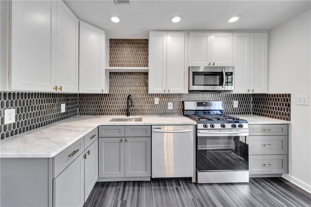 2 bedroom, 2 bathroom, 1,054 sq ft condominium for sale at 3135 Buford Highway 4, Atlanta, GA 30329 — photo 6