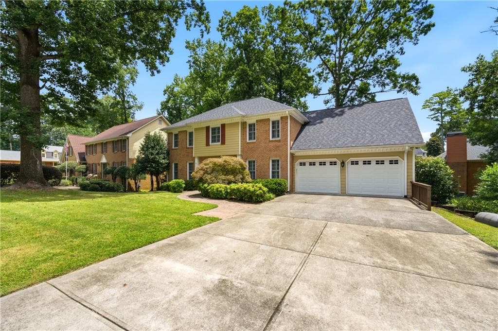 5 bedroom, 4 bathroom, 3,700 sq ft single family residence for sale at 461 Berrypatch Lane, Marietta, GA 30067 — photo 3