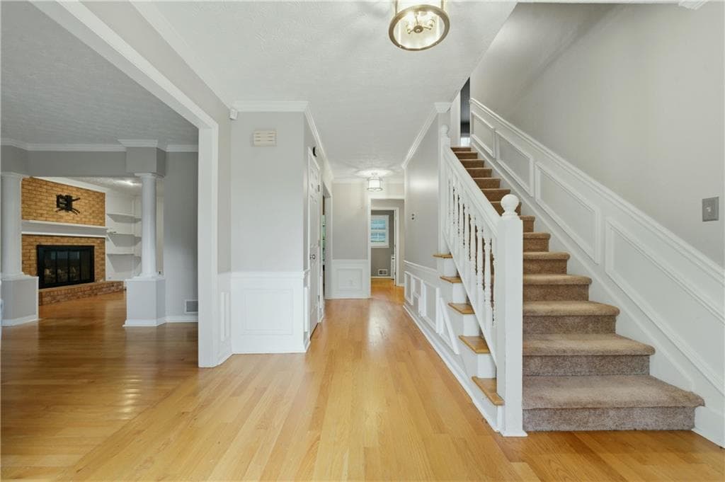 5 bedroom, 4 bathroom, 3,700 sq ft single family residence for sale at 461 Berrypatch Lane, Marietta, GA 30067 — photo 4