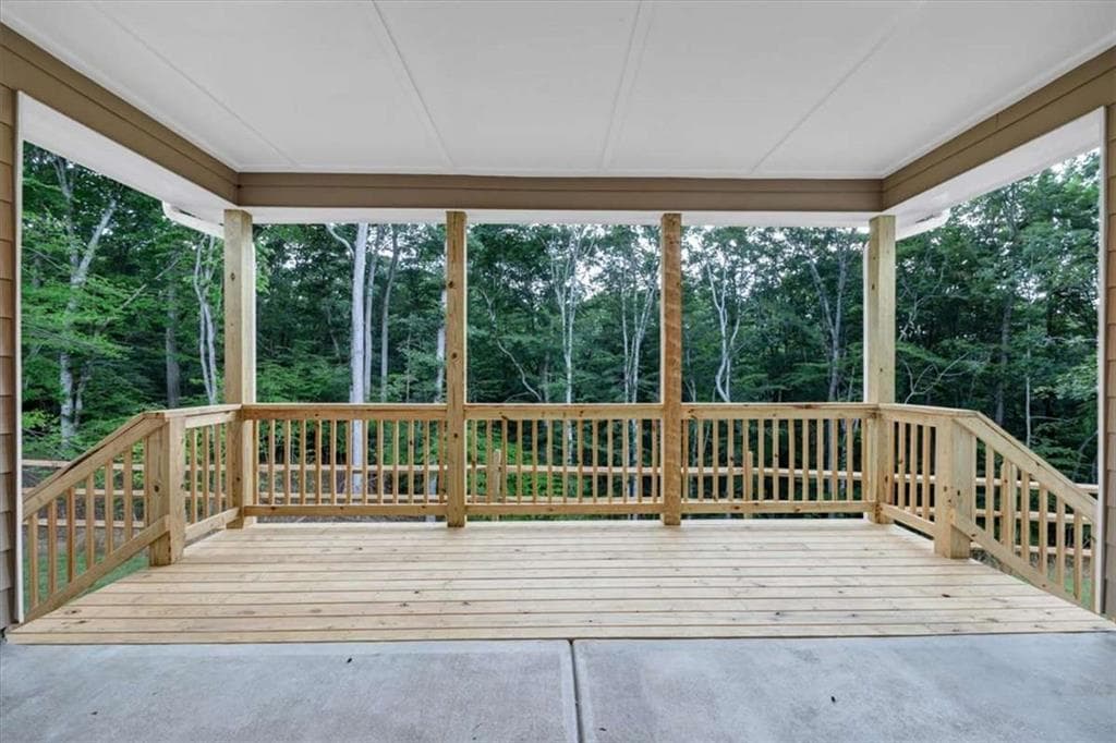 4 bedroom, 3 bathroom, 2,620 sq ft single family residence for sale at 3320 Trevi Trail, Douglasville, GA 30135 — photo 6