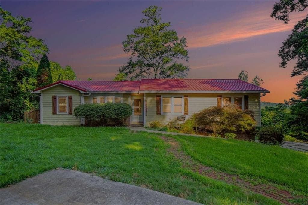 4 bedroom, 3 bathroom, 1,412 sq ft single family residence under contract at 221 Tower Drive, Dallas, GA 30132 — photo 2
