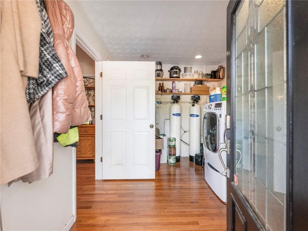 3 bedroom, 3 bathroom, 1,476 sq ft single family residence for sale at 7389 Williams Road, Flowery Branch, GA 30542 — photo 7