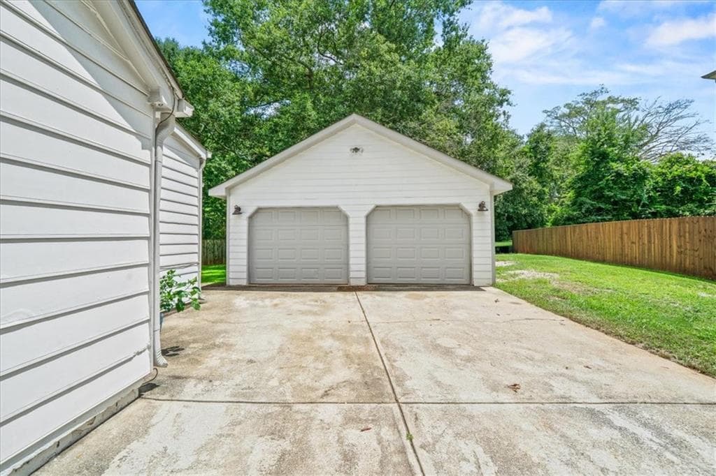 3 bedroom, 2 bathroom, 1,413 sq ft single family residence for sale at 1661 Hudson Road, Decatur, GA 30033 — photo 6