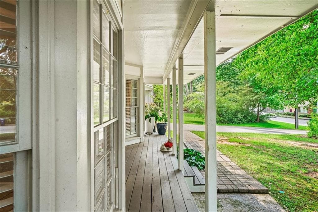 3 bedroom, 2 bathroom, 1,413 sq ft single family residence for sale at 1661 Hudson Road, Decatur, GA 30033 — photo 8