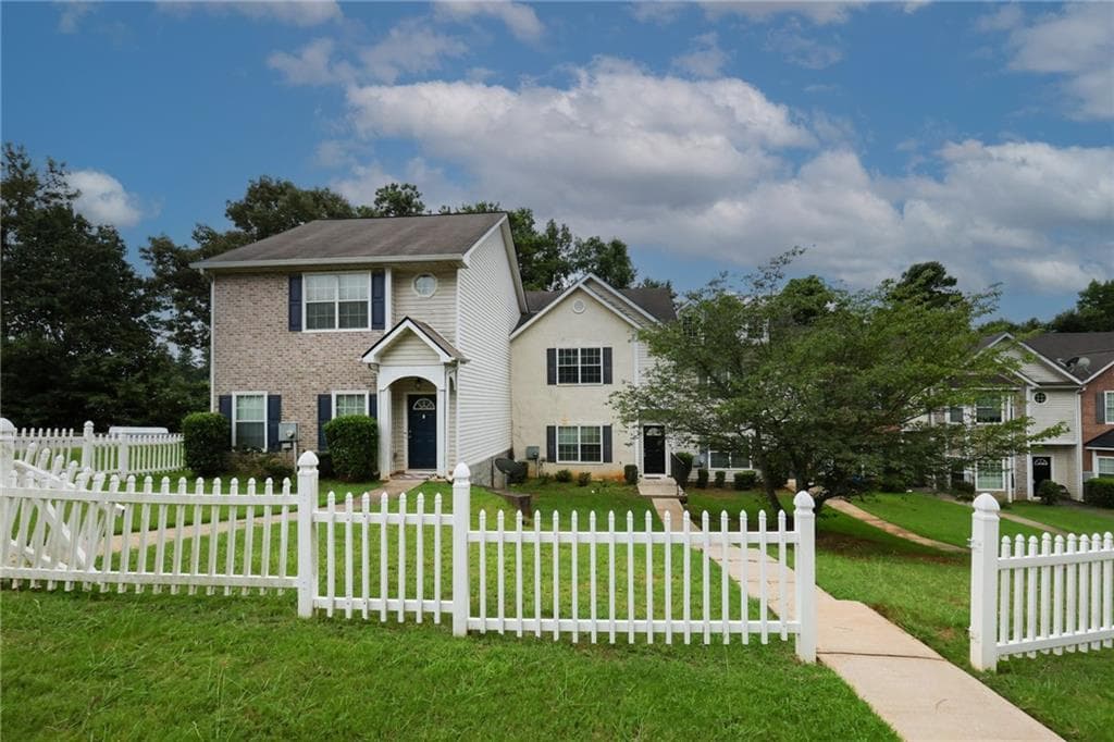 3 bedroom, 3 bathroom, 1,530 sq ft townhouse for rent at 7705 Commerce Court, Riverdale, GA 30296 for $1,640 a month — photo 1 of 31