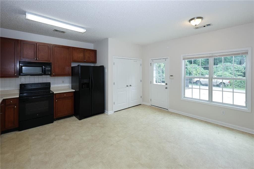 3 bedroom, 3 bathroom, 1,530 sq ft townhouse for rent at 7705 Commerce Court, Riverdale, GA 30296 for $1,640 a month — photo 8