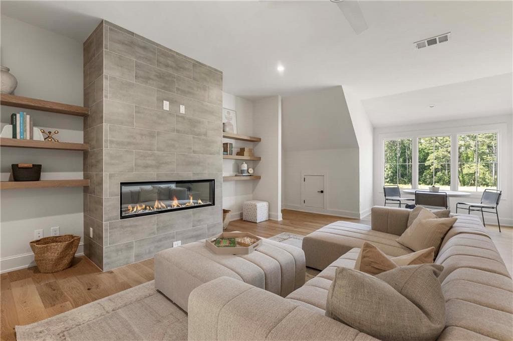 5 bedroom, 7 bathroom, 6,169 sq ft single family residence for sale at 185 Heatherton Lane, Milton, GA 30009 — photo 6