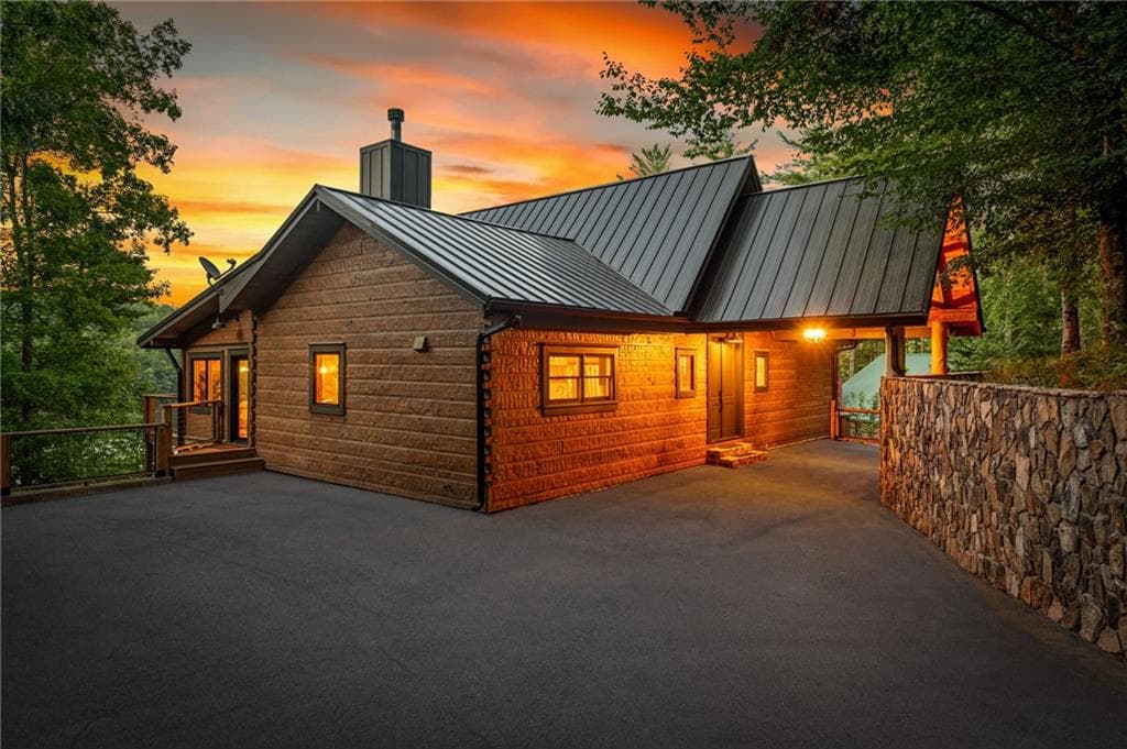 5 bedroom, 7 bathroom, 5,373 sq ft single family residence for sale at 73 Tall Timber Lane, Blue Ridge, GA 30513 — photo 2