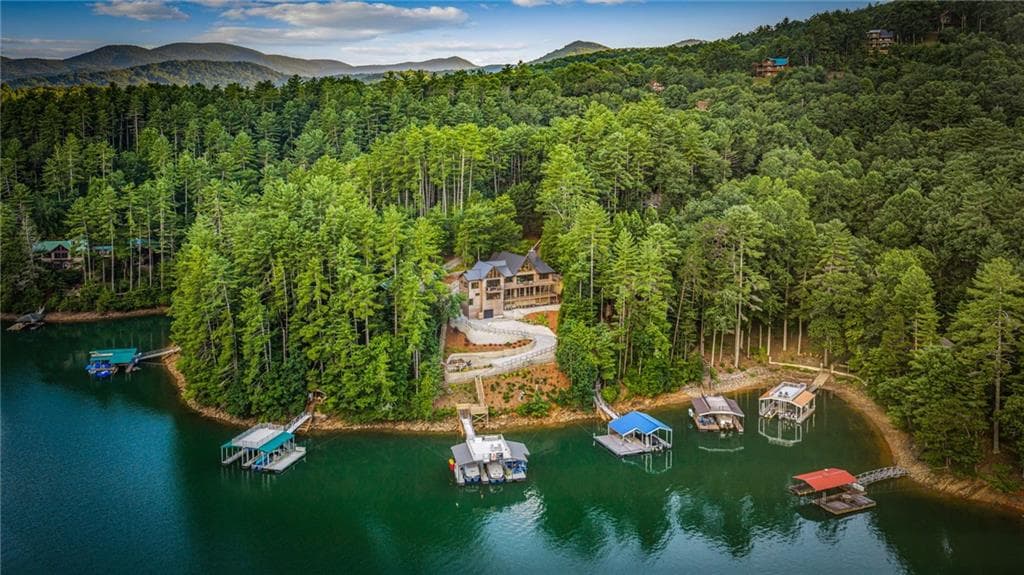5 bedroom, 7 bathroom, 5,373 sq ft single family residence for sale at 73 Tall Timber Lane, Blue Ridge, GA 30513 — photo 4