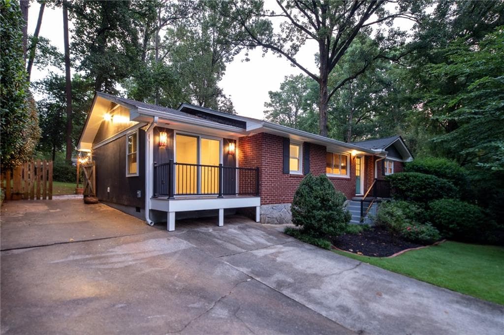 3 bedroom, 3 bathroom, 1,785 sq ft single family residence for sale at 1170 N Druid Woods Court, Decatur, GA 30033 — photo 2