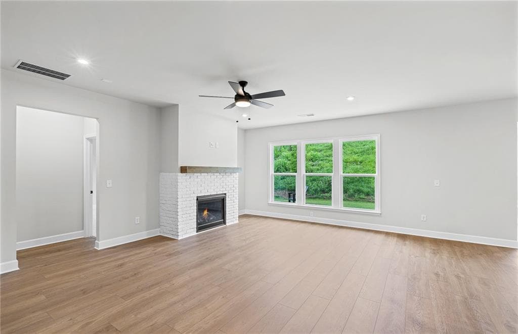 4 bedroom, 4 bathroom, 2,609 sq ft single family residence under contract at 7230 Thistle Down Way, Flowery Branch, GA 30542 — photo 3