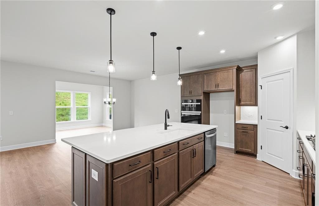 4 bedroom, 4 bathroom, 2,609 sq ft single family residence under contract at 7230 Thistle Down Way, Flowery Branch, GA 30542 — photo 6