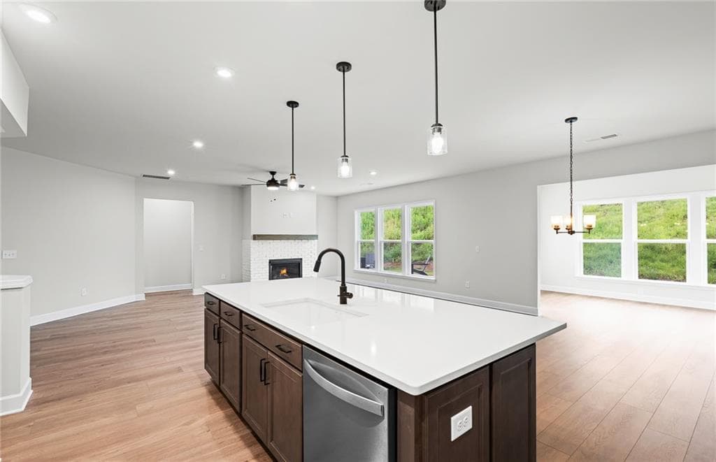 4 bedroom, 4 bathroom, 2,609 sq ft single family residence under contract at 7230 Thistle Down Way, Flowery Branch, GA 30542 — photo 7