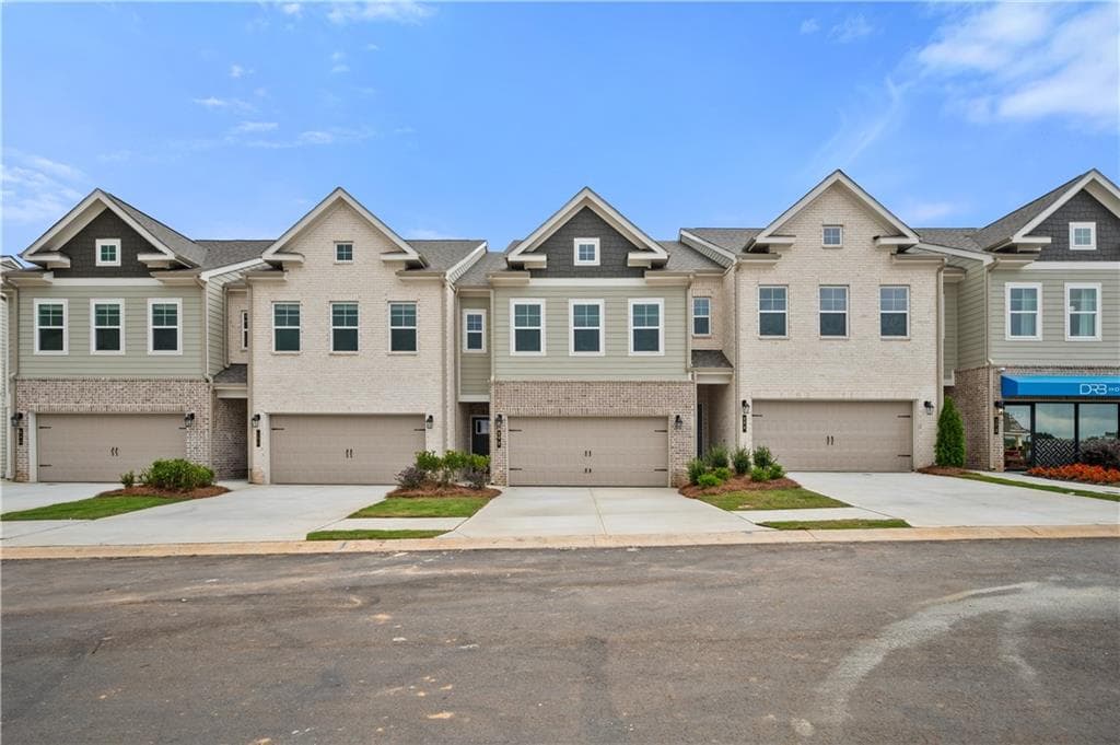 3 bedroom, 3 bathroom, 1,849 sq ft townhouse under contract at 250 Abbotts Crossing Circle, Conyers, GA 30094