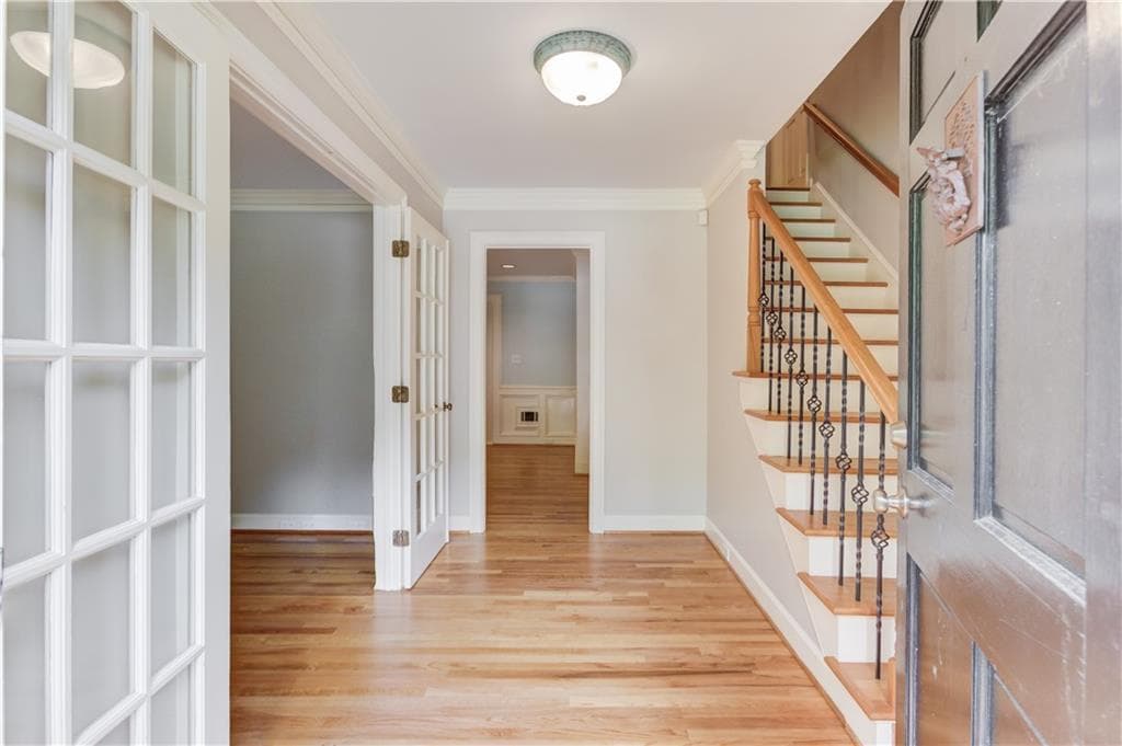 4 bedroom, 4 bathroom, 2,687 sq ft single family residence for sale at 9620 River Lake Drive, Roswell, GA 30075 — photo 6