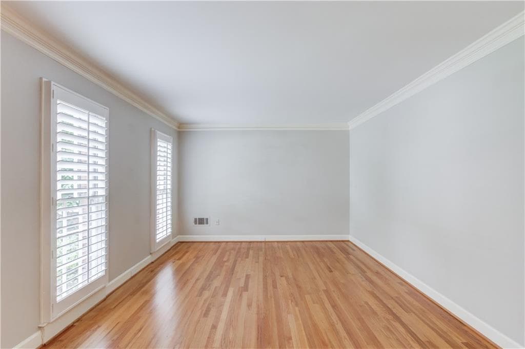 4 bedroom, 4 bathroom, 2,687 sq ft single family residence for sale at 9620 River Lake Drive, Roswell, GA 30075 — photo 8