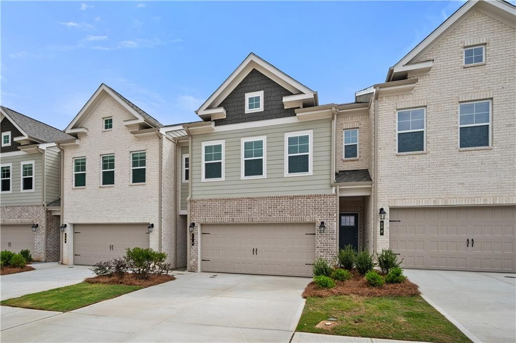 3 bedroom, 3 bathroom, 1,849 sq ft townhouse for sale at 254 Abbotts Crossing Circle, Conyers, GA 30094 — photo 3