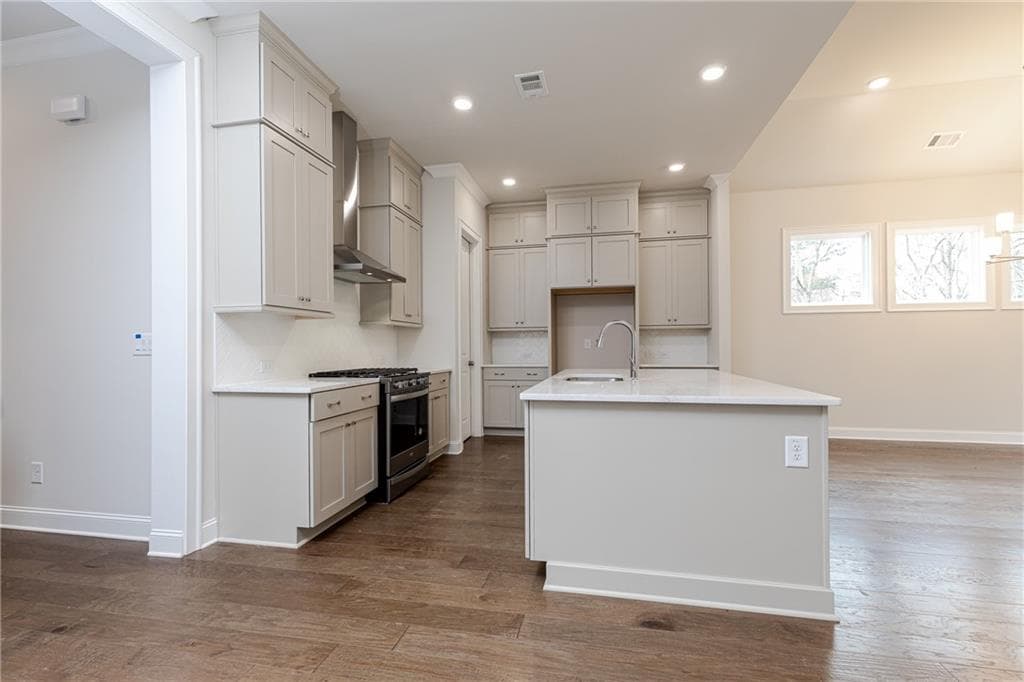 3 bedroom, 3 bathroom, 2,464 sq ft single family residence under contract at 879 Eastman Court, Hoschton, GA 30548 — photo 9