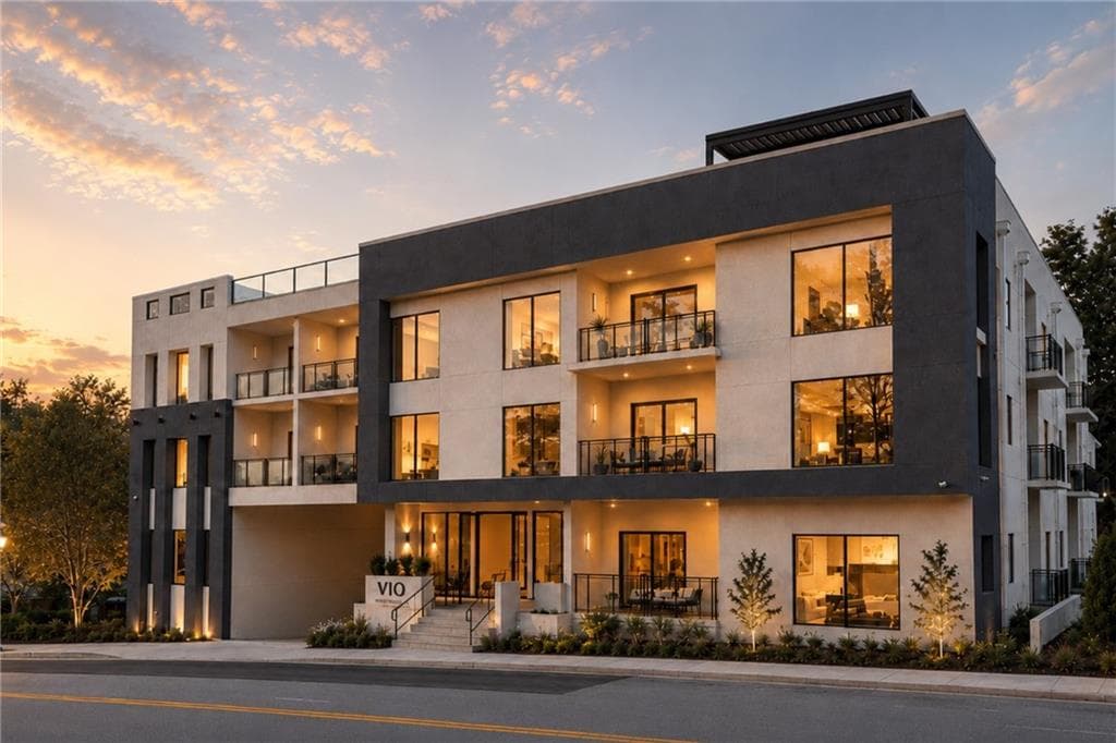 3 bedroom, 4 bathroom, 2,462 sq ft condominium for sale at 318 Sandy Springs Circle 310, Sandy Springs, GA 30328