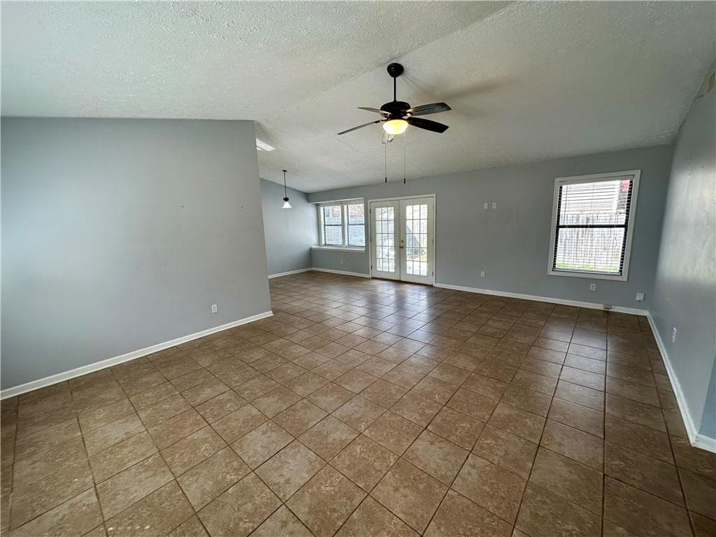 3 bedroom, 2 bathroom, 1,294 sq ft single family residence for rent at 4668 Emerald Willow Drive, Acworth, GA 30101 for $1,850 a month — photo 2