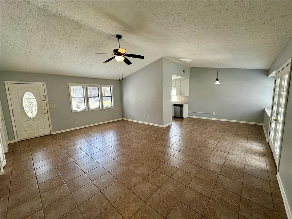 3 bedroom, 2 bathroom, 1,294 sq ft single family residence for rent at 4668 Emerald Willow Drive, Acworth, GA 30101 for $1,850 a month — photo 4