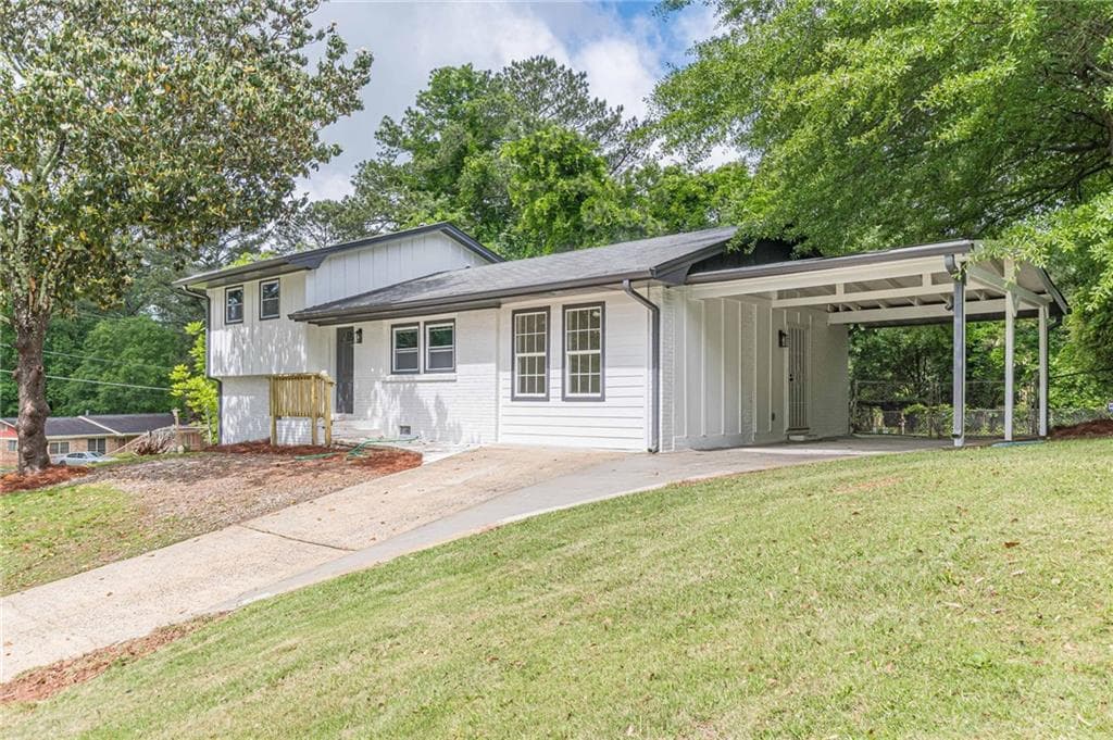 4 bedroom, 2 bathroom, 1,491 sq ft single family residence for sale at 8285 Hemlock Drive, Jonesboro, GA 30238 — photo 3