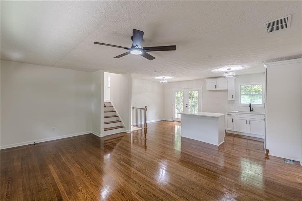 4 bedroom, 2 bathroom, 1,491 sq ft single family residence for sale at 8285 Hemlock Drive, Jonesboro, GA 30238 — photo 10