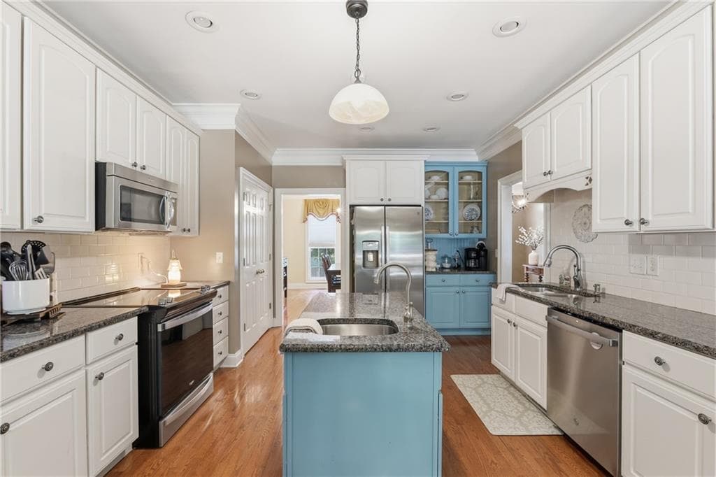 4 bedroom, 4 bathroom, 5,320 sq ft single family residence for sale at 287 Laurel Place Drive, Cornelia, GA 30531 — photo 3