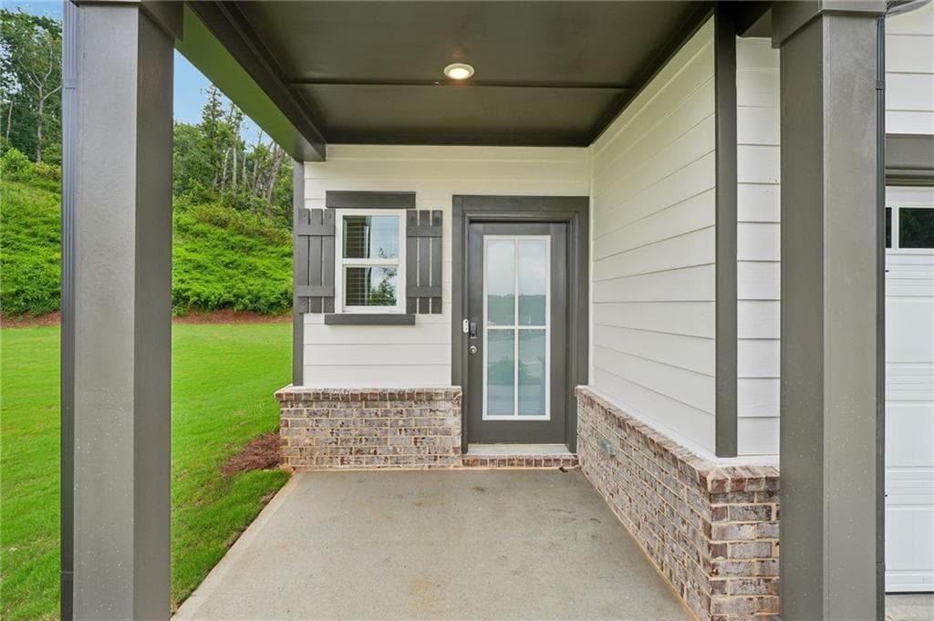5 bedroom, 3 bathroom, 2,352 sq ft single family residence for sale at 5205 Abdulla Drive, Cumming, GA 30041 — photo 6