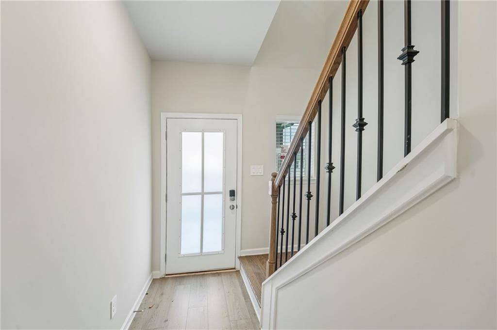5 bedroom, 3 bathroom, 2,352 sq ft single family residence for sale at 5205 Abdulla Drive, Cumming, GA 30041 — photo 7