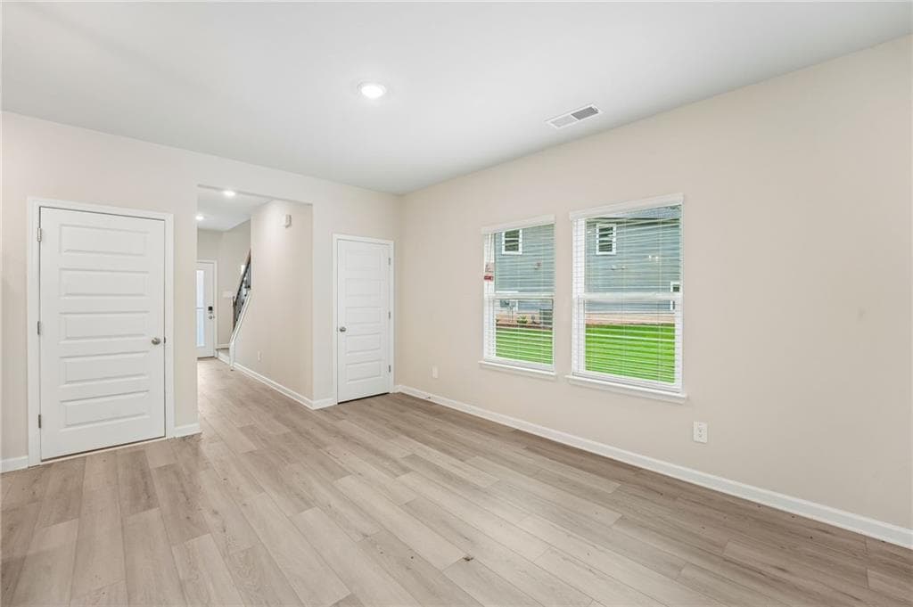 5 bedroom, 3 bathroom, 2,352 sq ft single family residence for sale at 5205 Abdulla Drive, Cumming, GA 30041 — photo 10